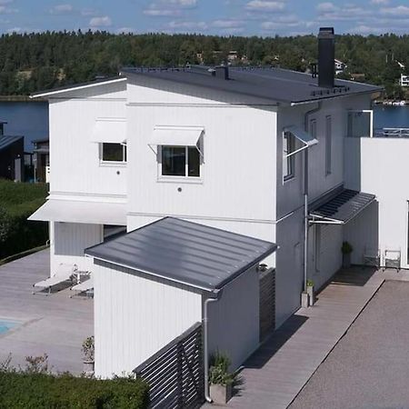 Water Facing Villa With Pool & Sauna Lidingö Eksteriør billede