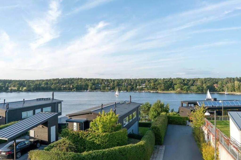 Water Facing Villa With Pool & Sauna Lidingö Eksteriør billede