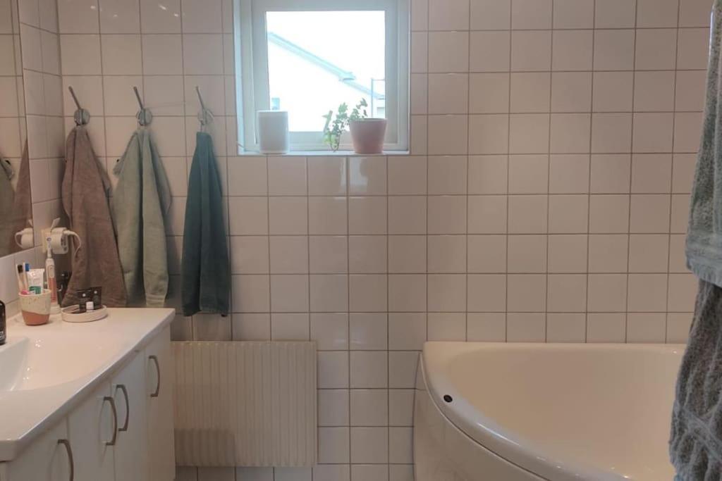 Water Facing Villa With Pool & Sauna Lidingö Eksteriør billede